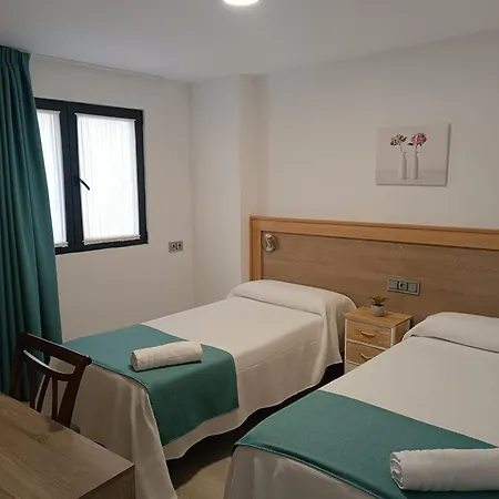 Turisticos Puerta De San Isidro 1-4 * Ávila