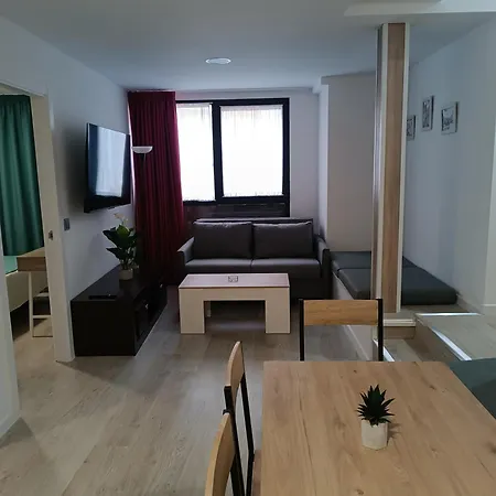 Turisticos Puerta De San Isidro 1-4 *