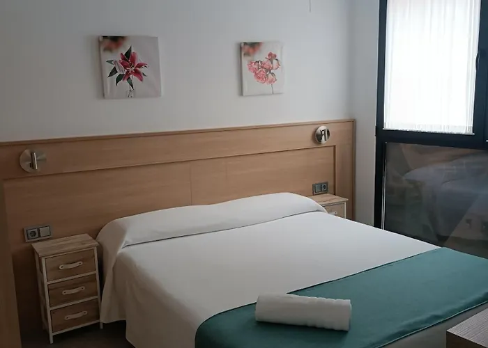 Turisticos Puerta De San Isidro 1-4 Avila