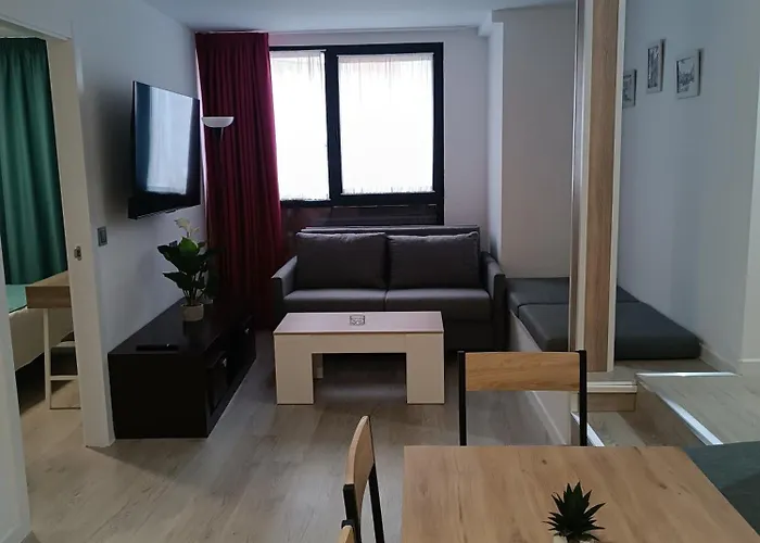 Turisticos Puerta De San Isidro 1-4 *